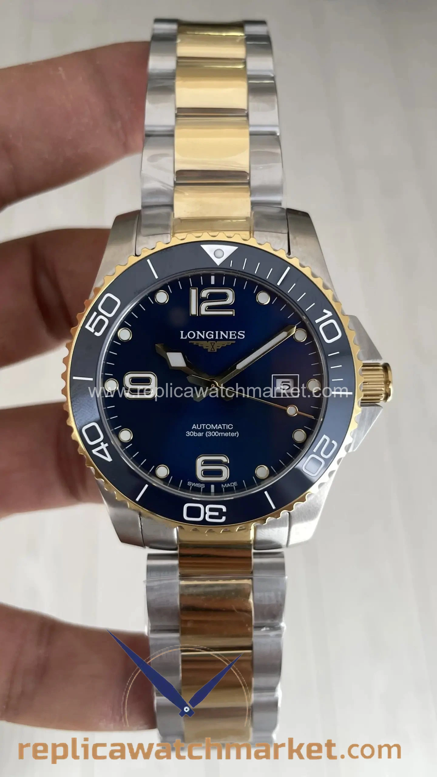 Replica Longines HydroConquest Two-Tone Yellow Gold & Steel Case Blue Dial 41 mm — product view 1