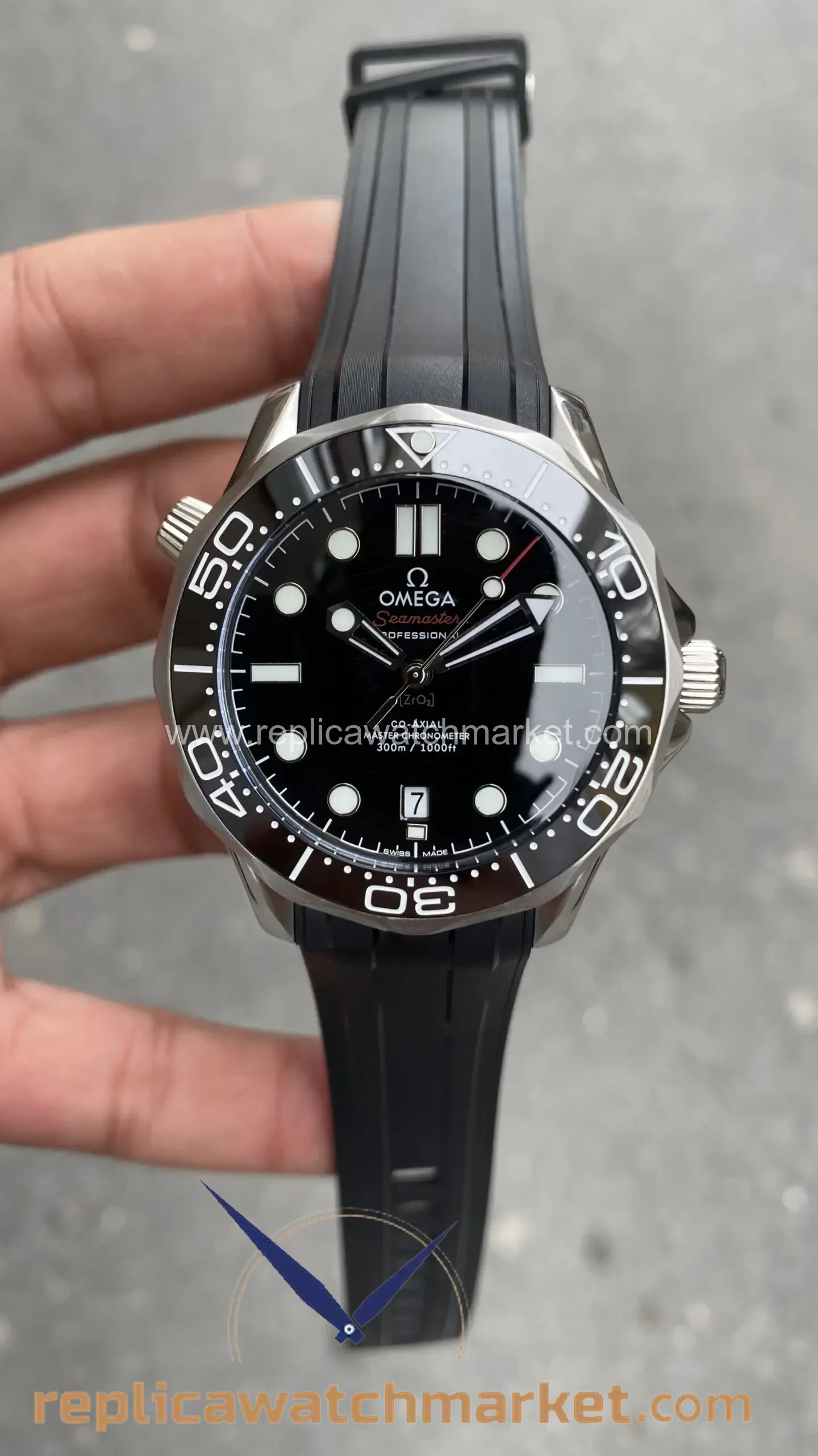 Replica Omega Seamaster Diver 300M Automatic Black Dial Black Rubber 41 mm — product view 1