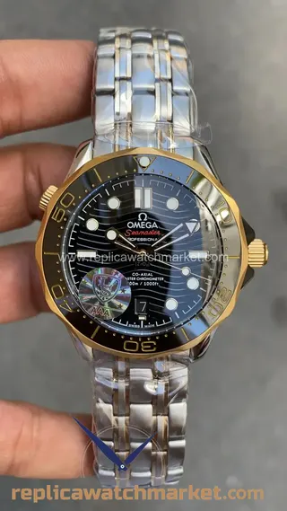Replika Omega Seamaster Diver 300M Automatic Siyah Kadranlı Çift Renk Altın 41 mm — ürün görünümü 1