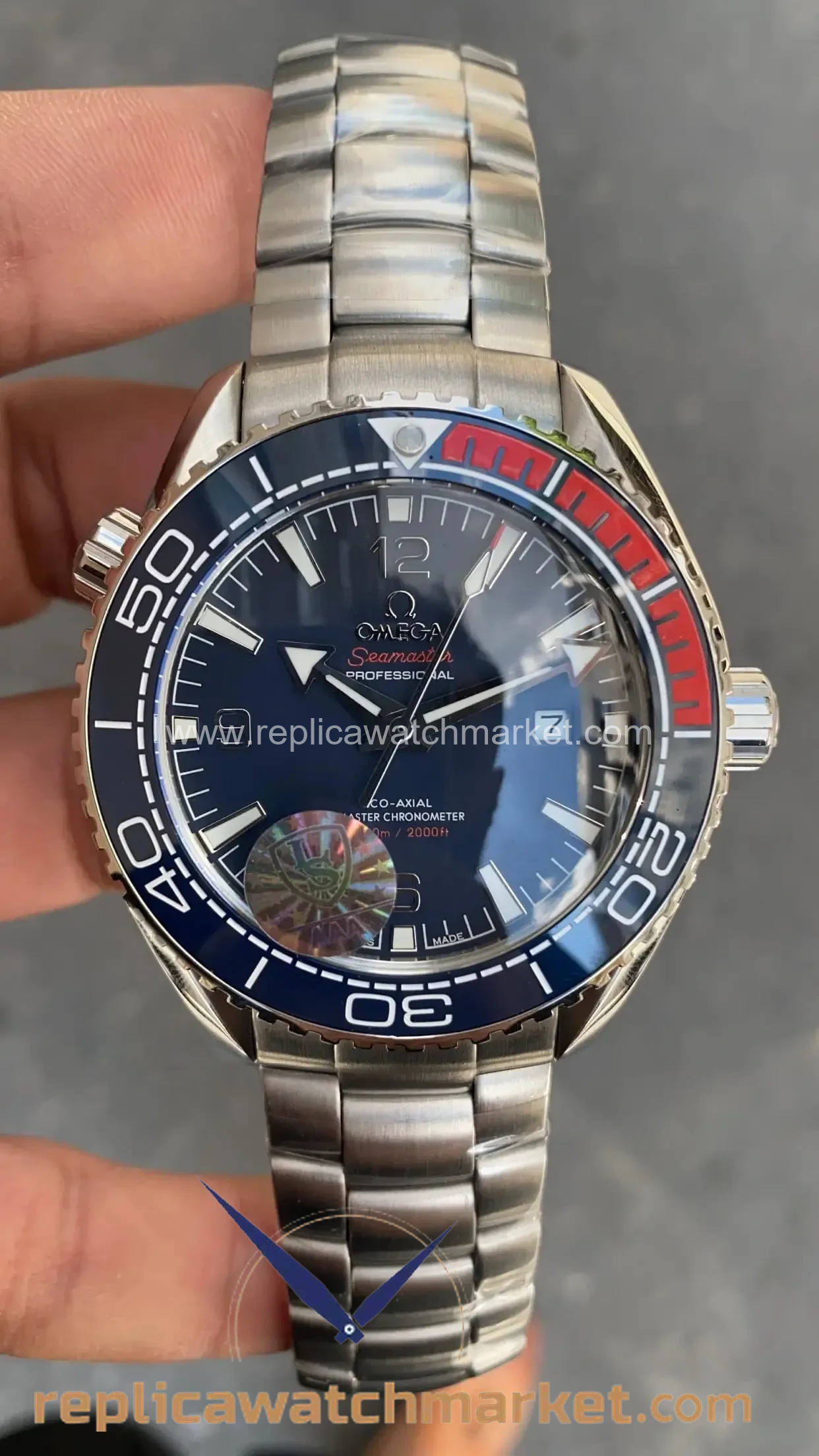 Replica Omega Seamaster Planet Ocean PyeongChang 2018 Limited Edition Steel Bracelet 43 mm — product view 1