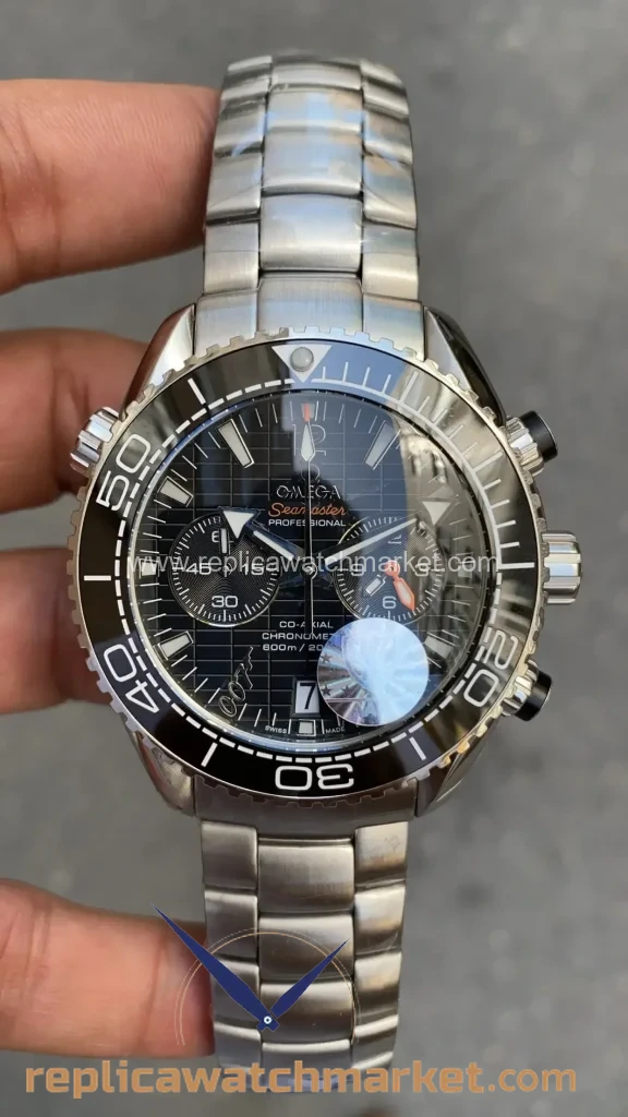 Replica Omega Seamaster Planet Ocean 600M 007 James Bond Edition Black Dial 45 mm — product view 1
