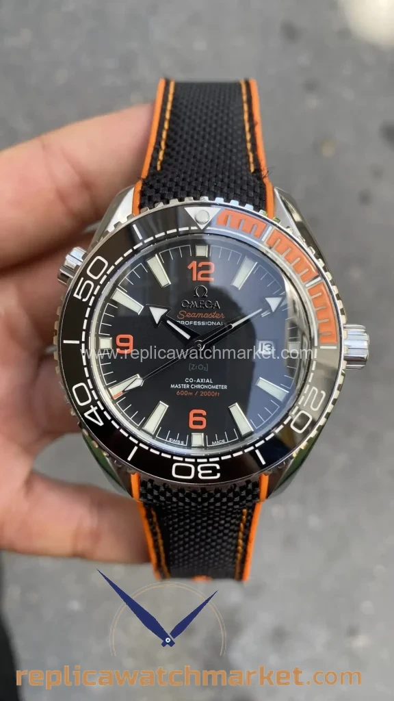 Replica Omega Seamaster Planet Ocean 600M Automatic Black Dial Orange Black Rubber 45 mm — product view 1