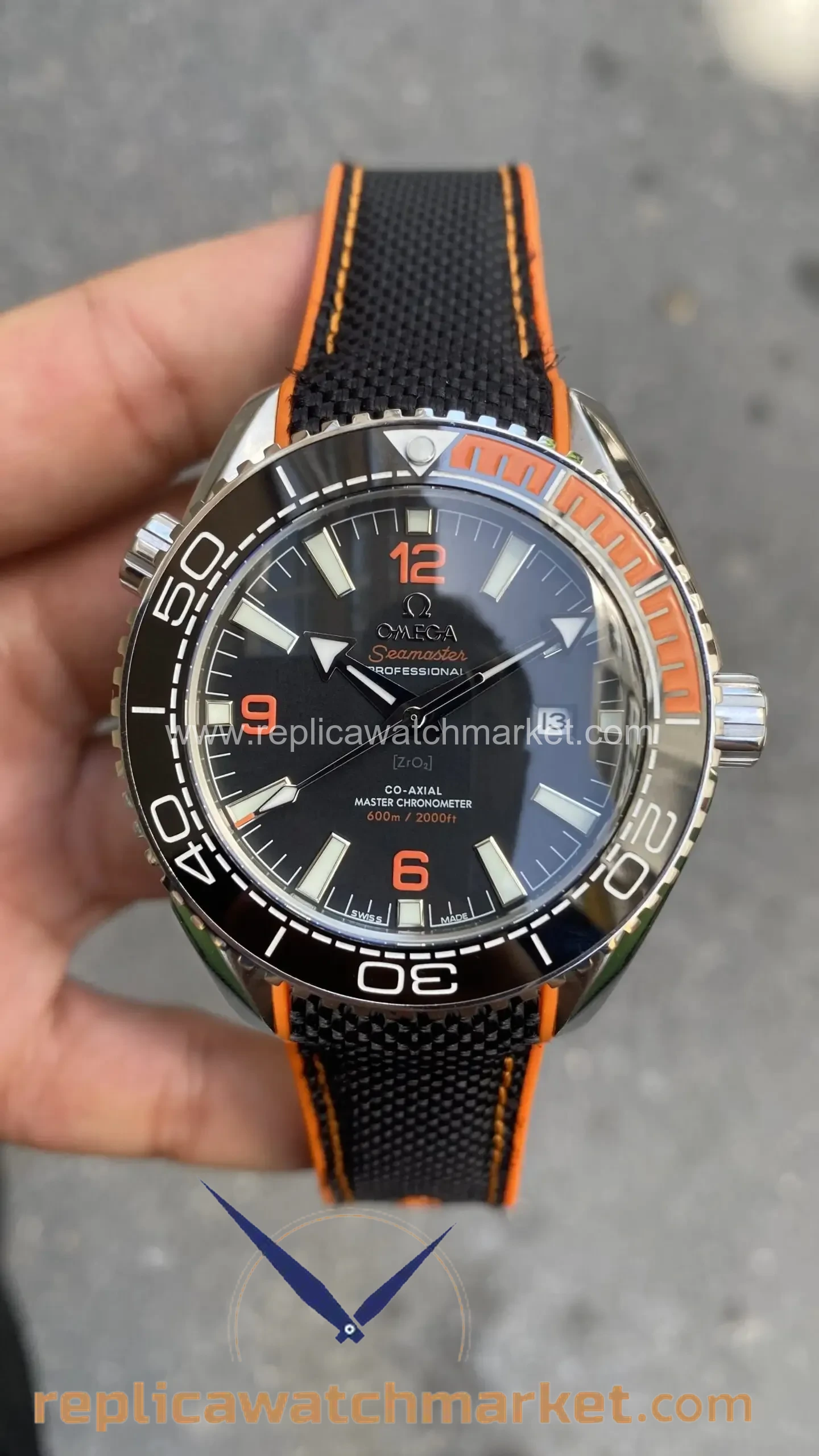Replica Omega Seamaster Planet Ocean 600M Automatic Black Dial Orange Black Rubber 45 mm — product view 1