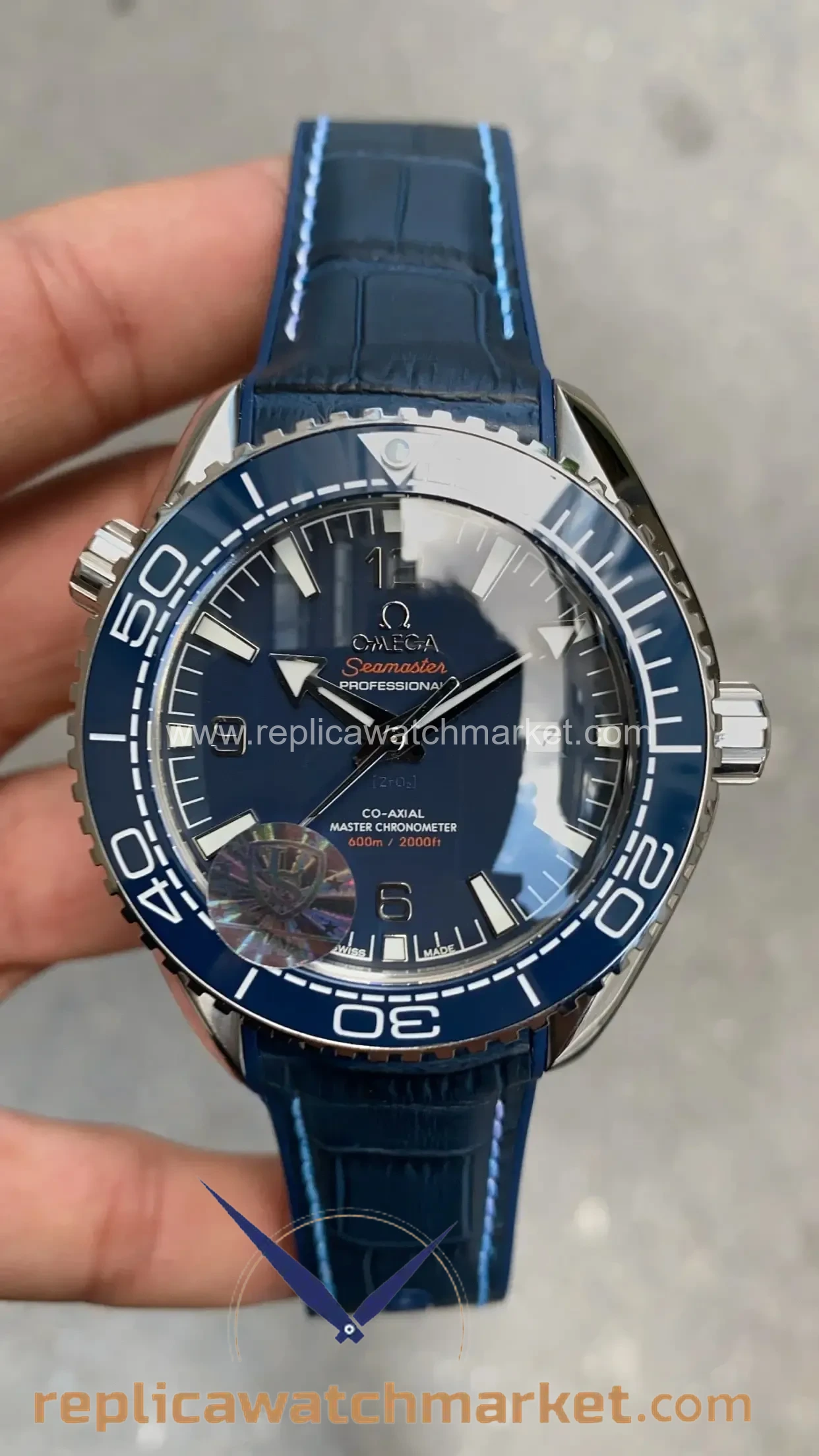 Replica Omega Seamaster Planet Ocean 600M Automatic Blue Dial Blue Rubber 45 mm — product view 1