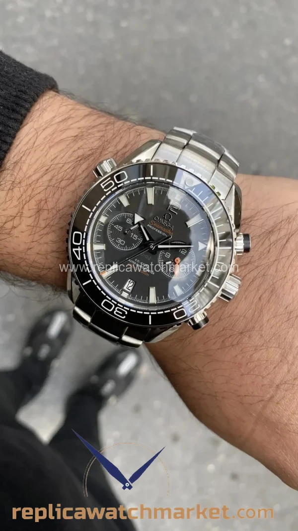 Replica_Omega_Seamaster_Planet_Ocean_600M_Chrograph_Black_Dial_Black_Bezel_Steel_Bracelet_45_mm_5