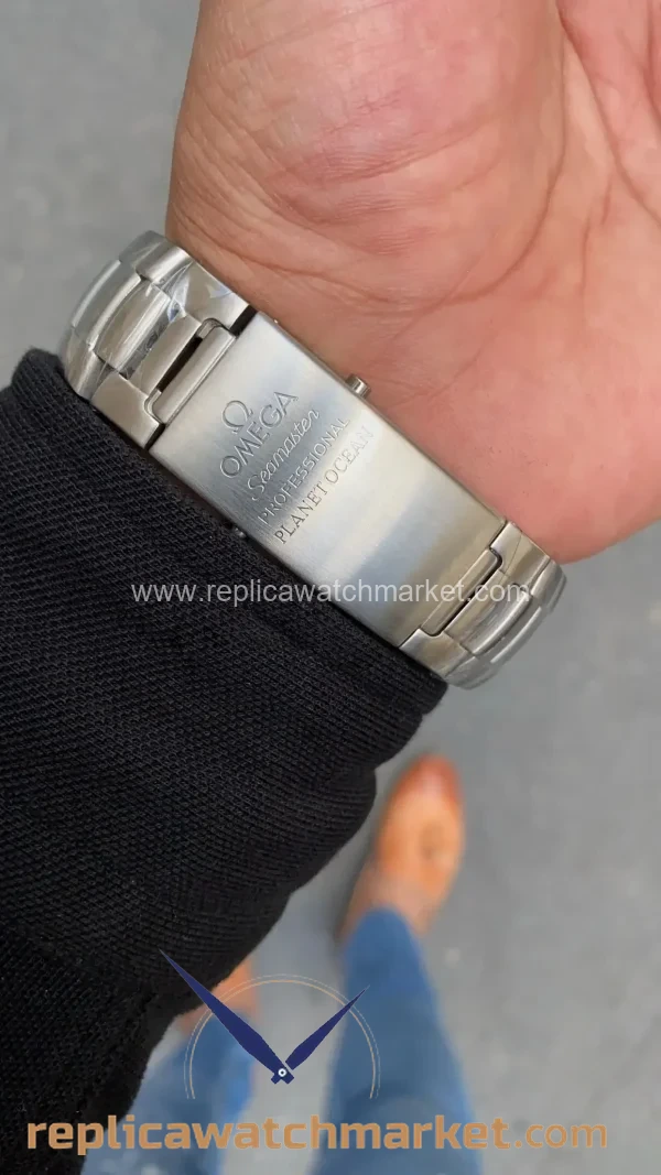 Replica_Omega_Seamaster_Planet_Ocean_600M_Chrograph_Black_Dial_Black_Bezel_Steel_Bracelet_45_mm_6