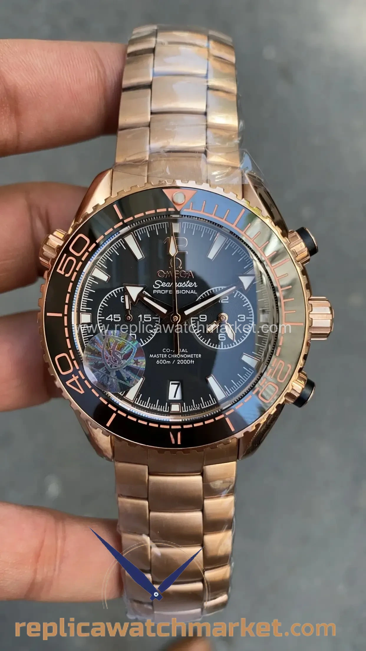 Replica Omega Seamaster Planet Ocean 600M Chronograph Black Dial Rose Case 45 mm — product view 1