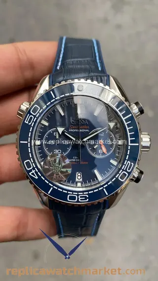 Omega Seamaster Planet Ocean 600M Chronograph 蓝盘蓝色橡胶表带复刻腕表 45 mm — 产品视图 1