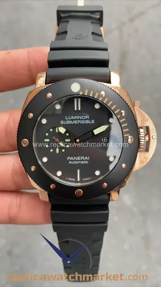 Replika Panerai Submersible QuarantaQuattro Rose PAM02070 Siyah Kadran — ürün görünümü 1