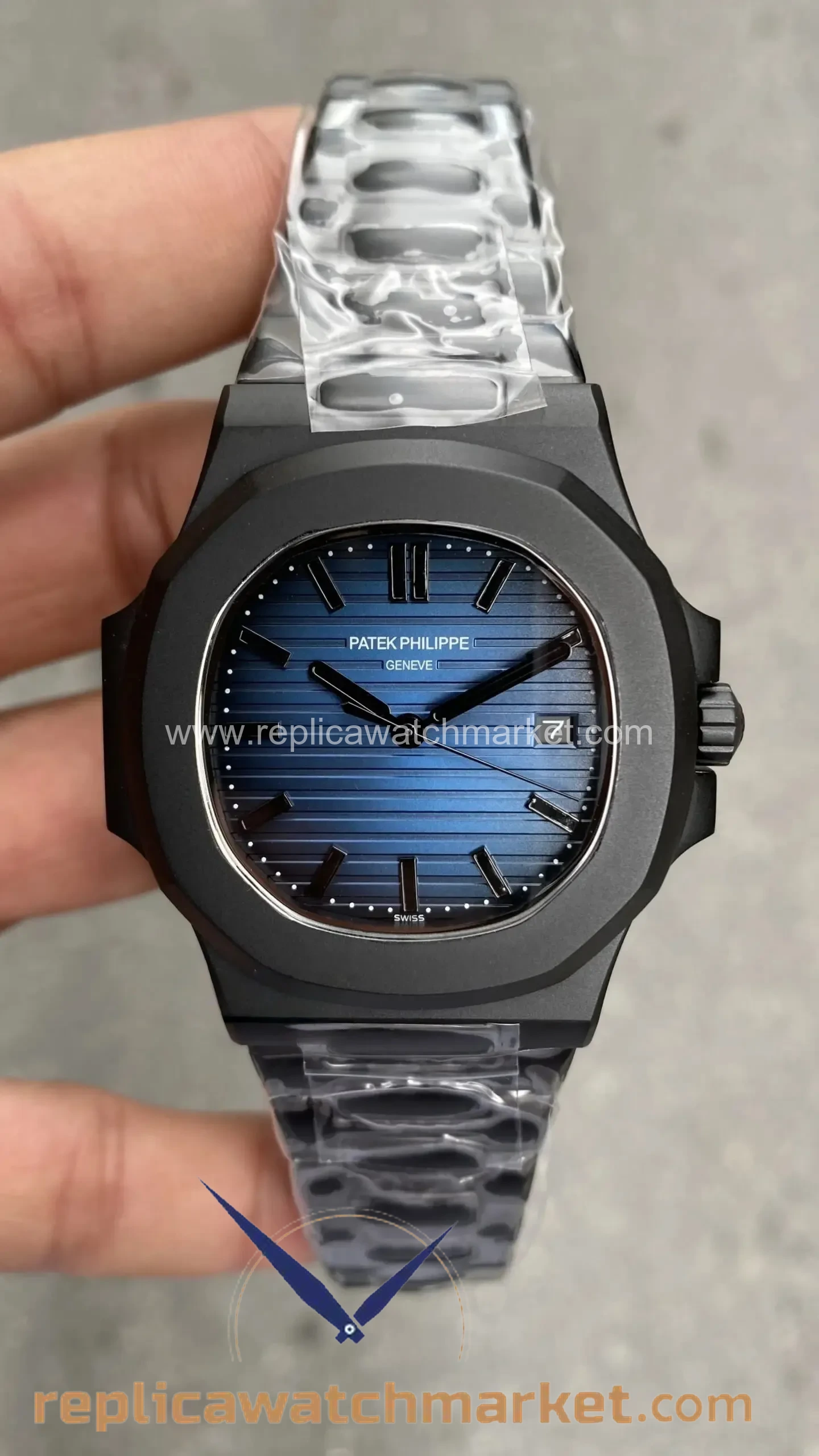 Replica Patek Philippe Nautilus 40th Year Anniversary 5711 — PVD Case Blue Dial Dark Numbered 40 mm — product view 1