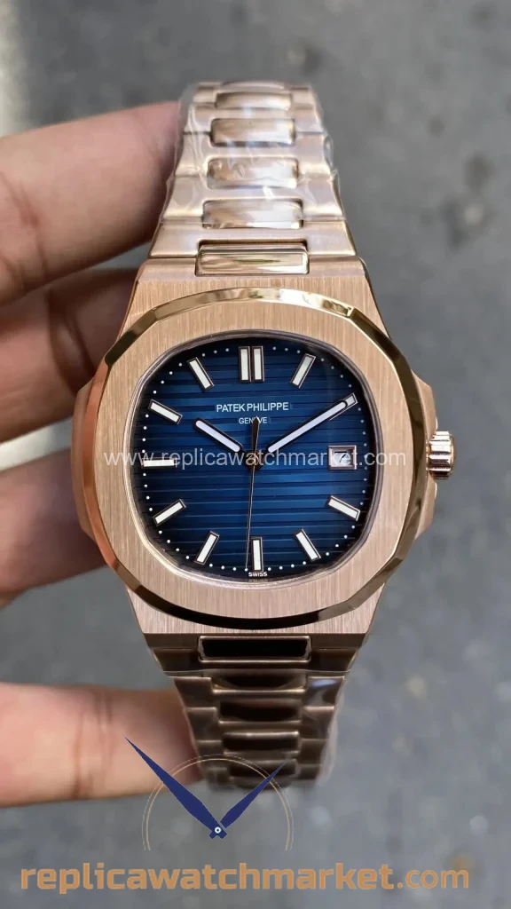 Replica Patek Philippe Nautilus 5711 — Rose Gold Case Blue Dial 40 mm — product view 1