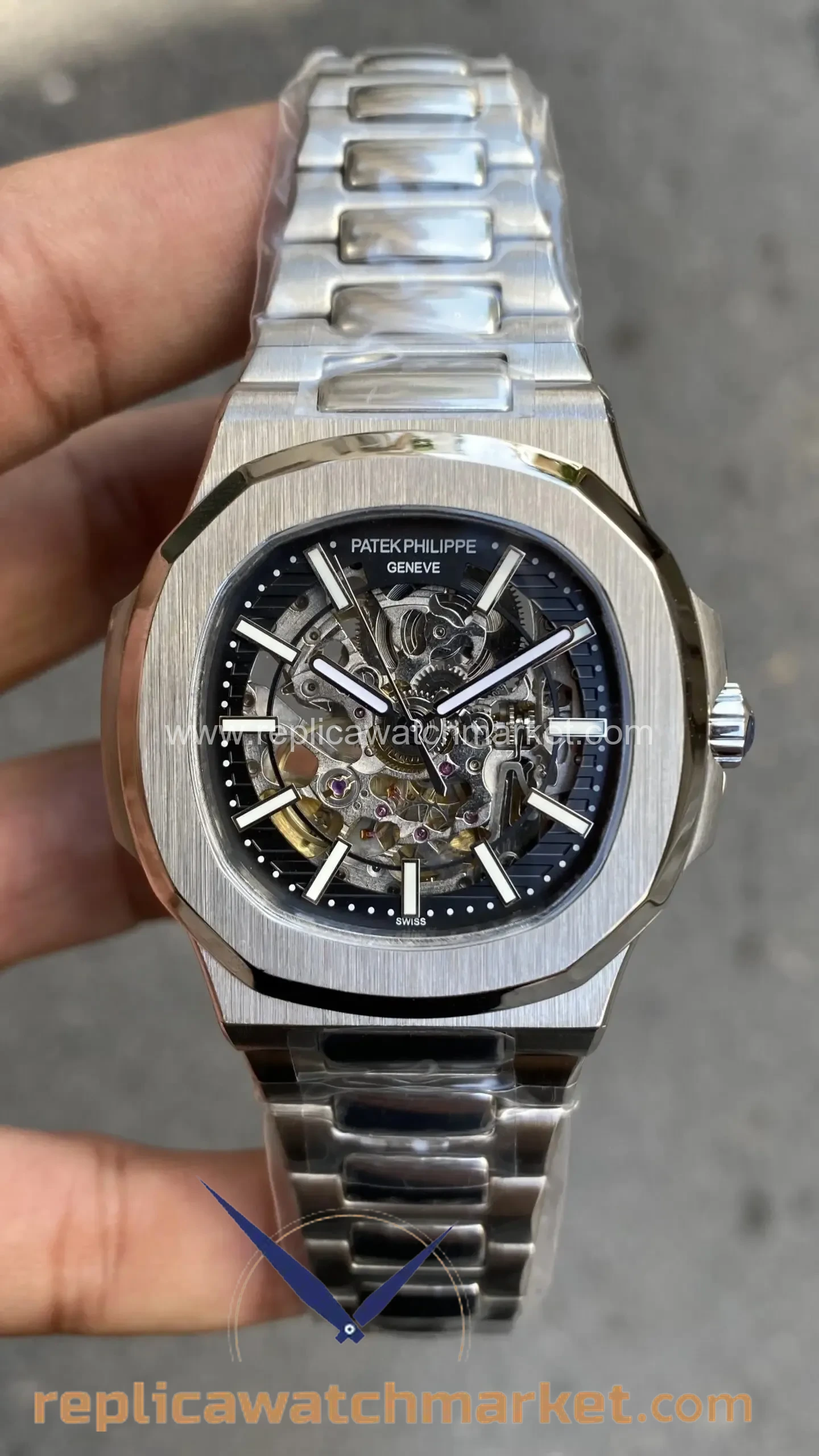 Replica Patek Philippe Nautilus 5711 — Skeleton Steel Case Black Dial 40 mm — product view 1