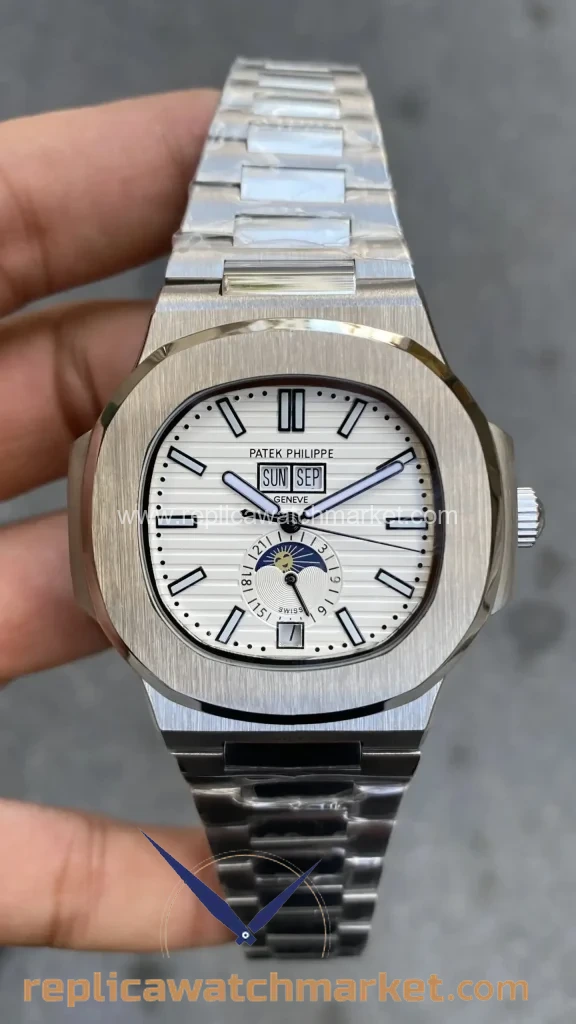 Replica Patek Philippe Nautilus Annual Calendar 5726 — Steel Case White Dial 40 mm — product view 1