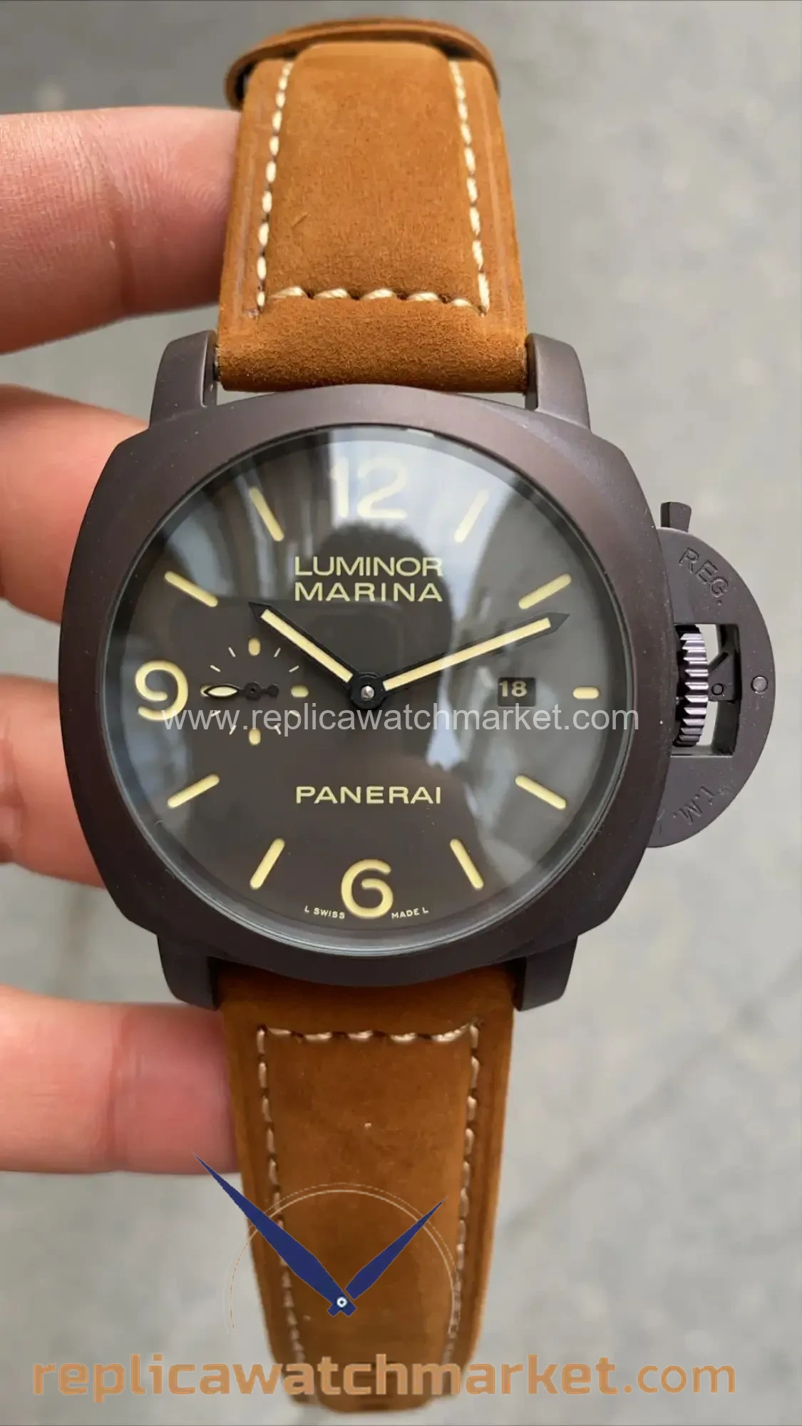 Replica Panerai Luminor Marina Bordeaux PAM911 Black Dial Brown Leather 48 mm — product view 1