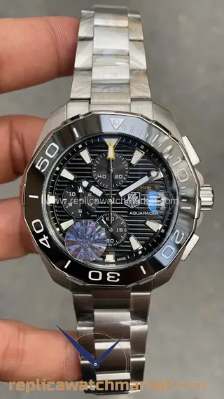 Replika TAG Heuer Aquaracer Calibre 16 Chronograph 300M — Siyah kadran 43 mm — ürün görünümü 1