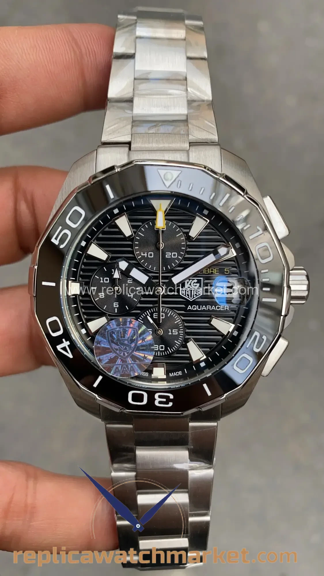 Replica TAG Heuer Aquaracer Calibre 16 Chronograph 300M — Black Dial 43 mm — product view 1