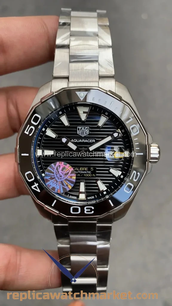 Replica TAG Heuer Aquaracer Calibre 5 Automatic — Black Dial 43 mm — product view 1