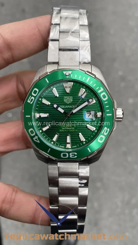 Replica TAG Heuer Aquaracer Calibre 5 Automatic — Green Dial 43 mm — product view 1