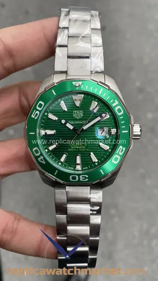 Replika TAG Heuer Aquaracer Calibre 5 Automatic — Yeşil kadran 43 mm — ürün görünümü 1