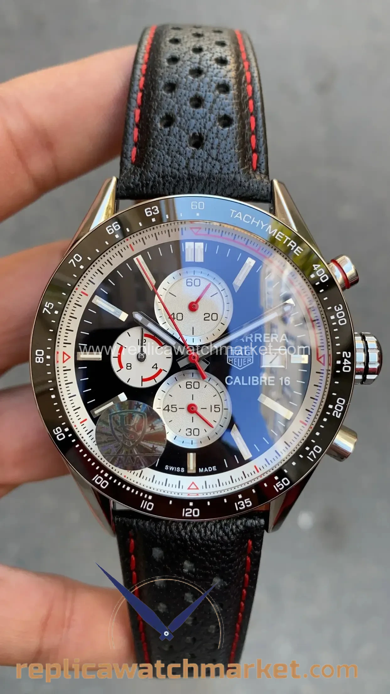 Replica TAG Heuer Carrera Calibre 16 Chronograph — Black Dial Black Leather Strap 43 mm — product view 1