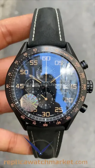 Replika TAG Heuer Carrera Calibre 16 Chronograph — PVD kasa, siyah kadran, siyah deri kayış 41 mm — ürün görünümü 1