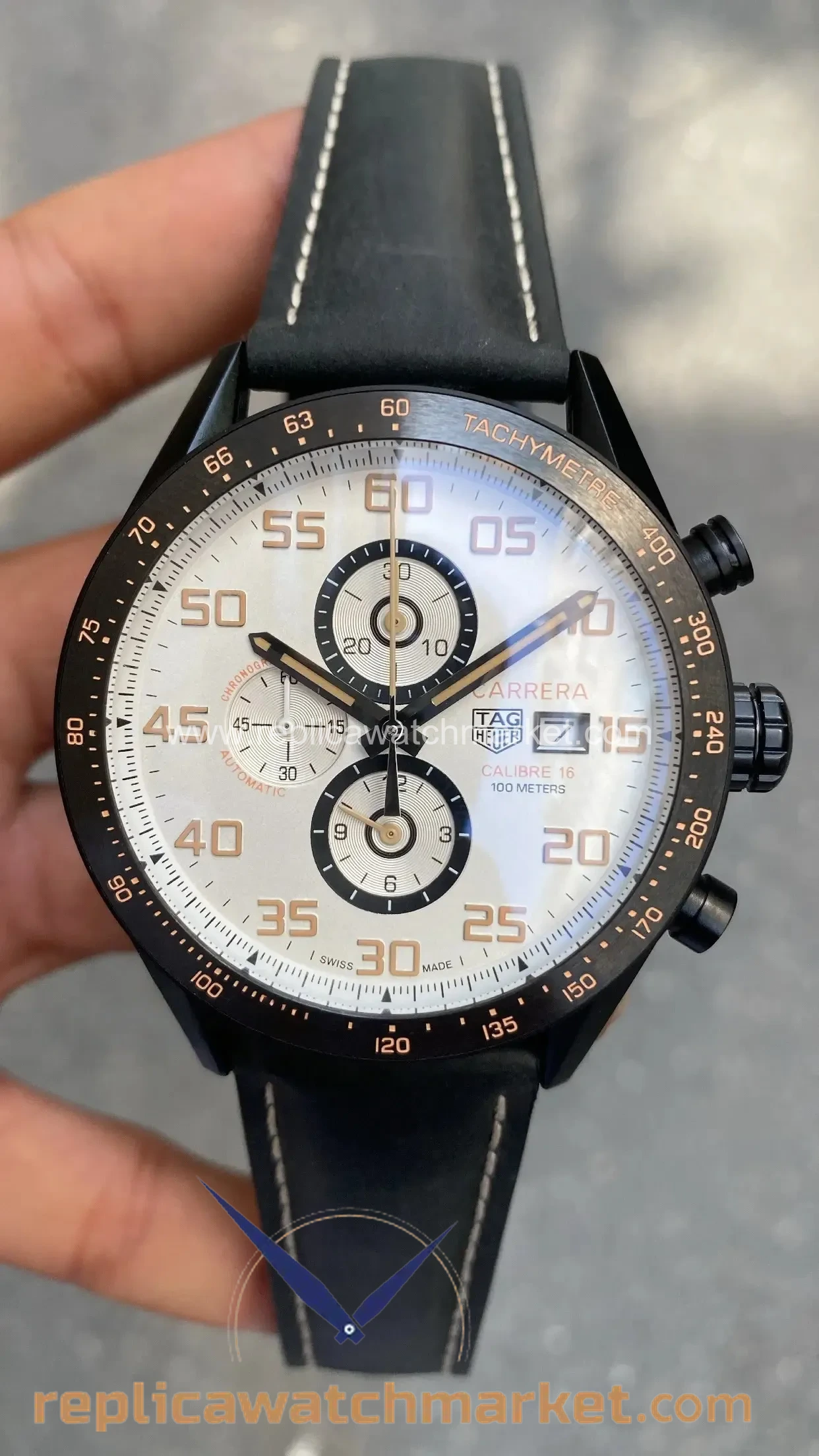 Replica TAG Heuer Carrera Calibre 16 Chronograph — White Dial Black Leather Strap 41 mm — product view 1