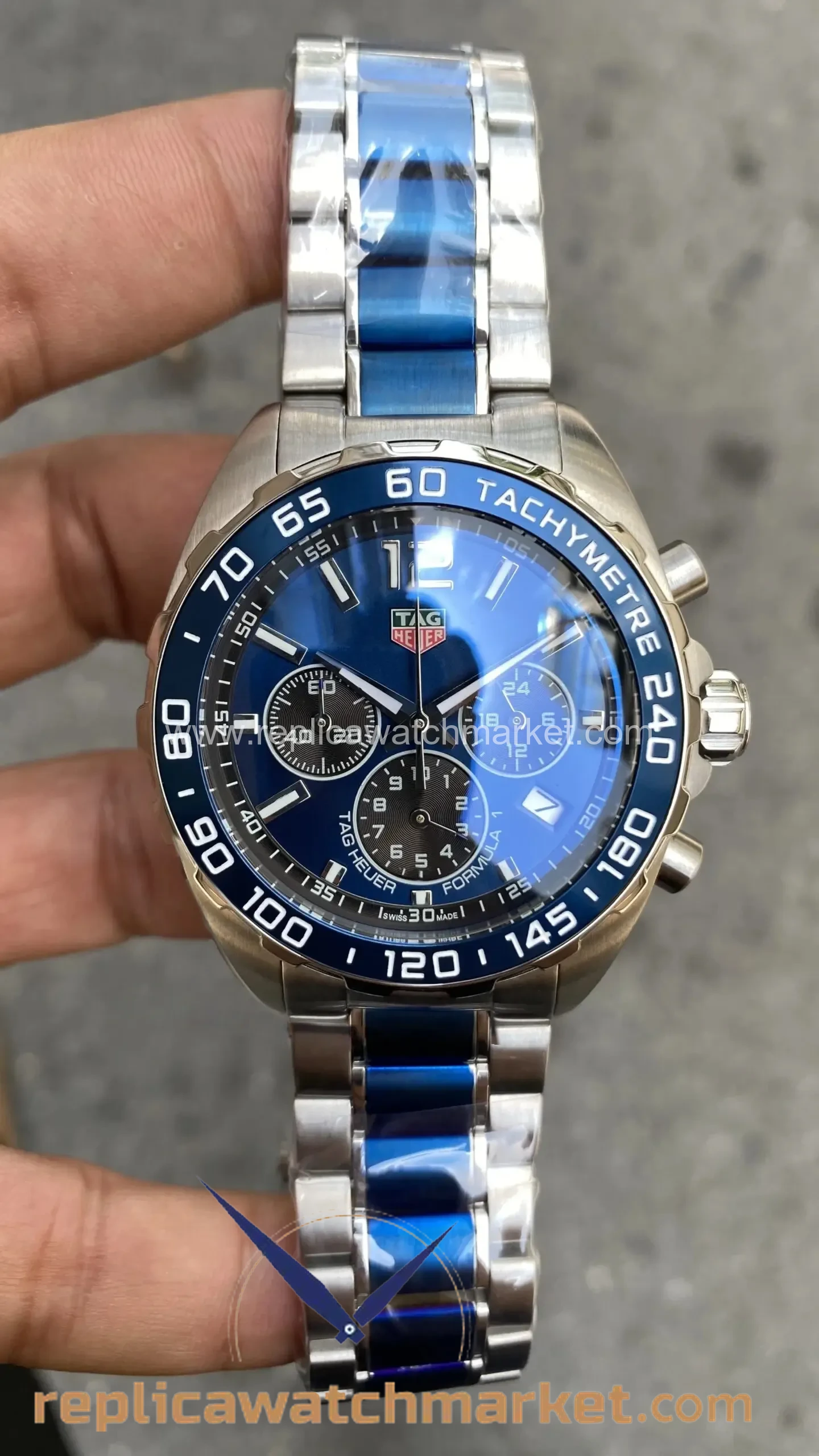 Replica TAG Heuer Formula 1 Calibre 16 Chronograph — Blue Dial 41 mm — product view 1