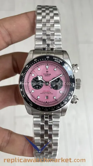 Replika Tudor Black Bay Çelik Jubilee Pembe Kadranlı Kronograf Inter Miami Edition M79360N 41 mm — ürün görünümü 1
