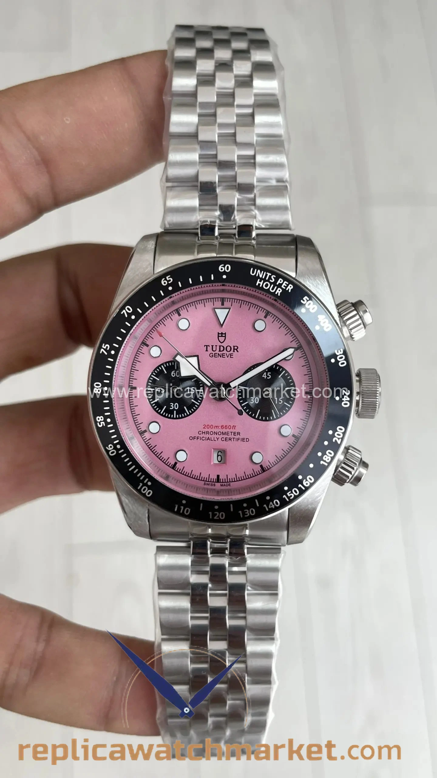 Replica Tudor Black Bay Steel Jubilee Pink Dial Chronograph Inter Miami Edition M79360N 41 mm — product view 1