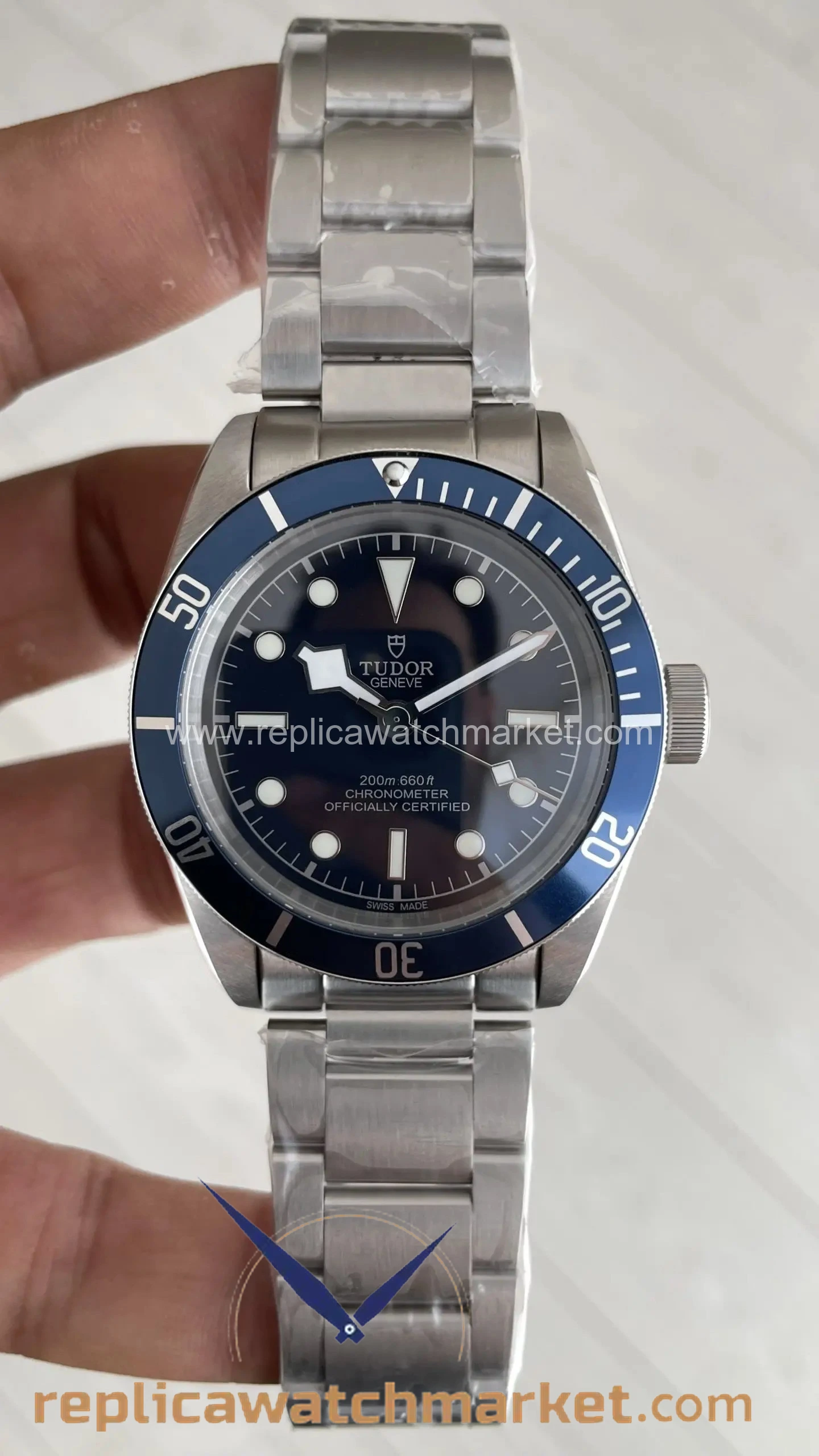 Replica Tudor Black Bay Steel Oyster Blue Dial Automatic 41 mm — product view 1