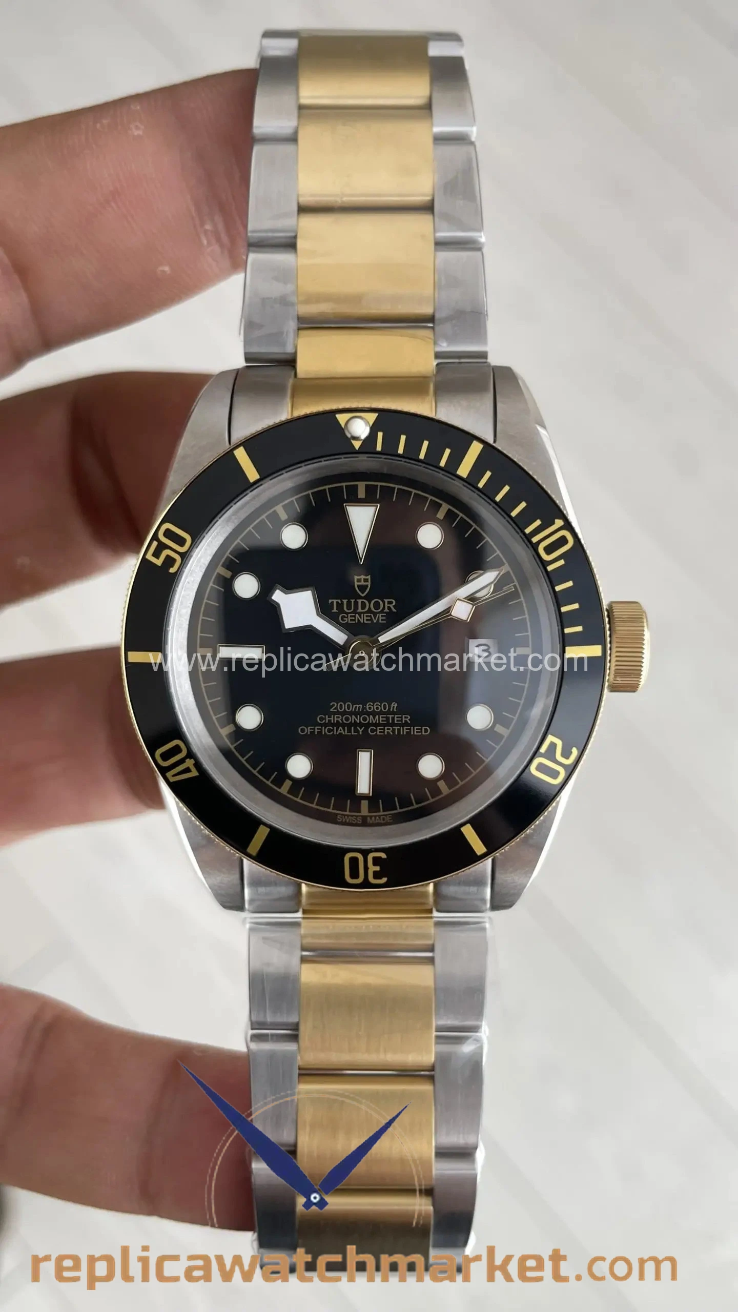 Replica Tudor Black Bay Steel Oyster Two Tone Gold Black Dial Automatic 41 mm — product view 1