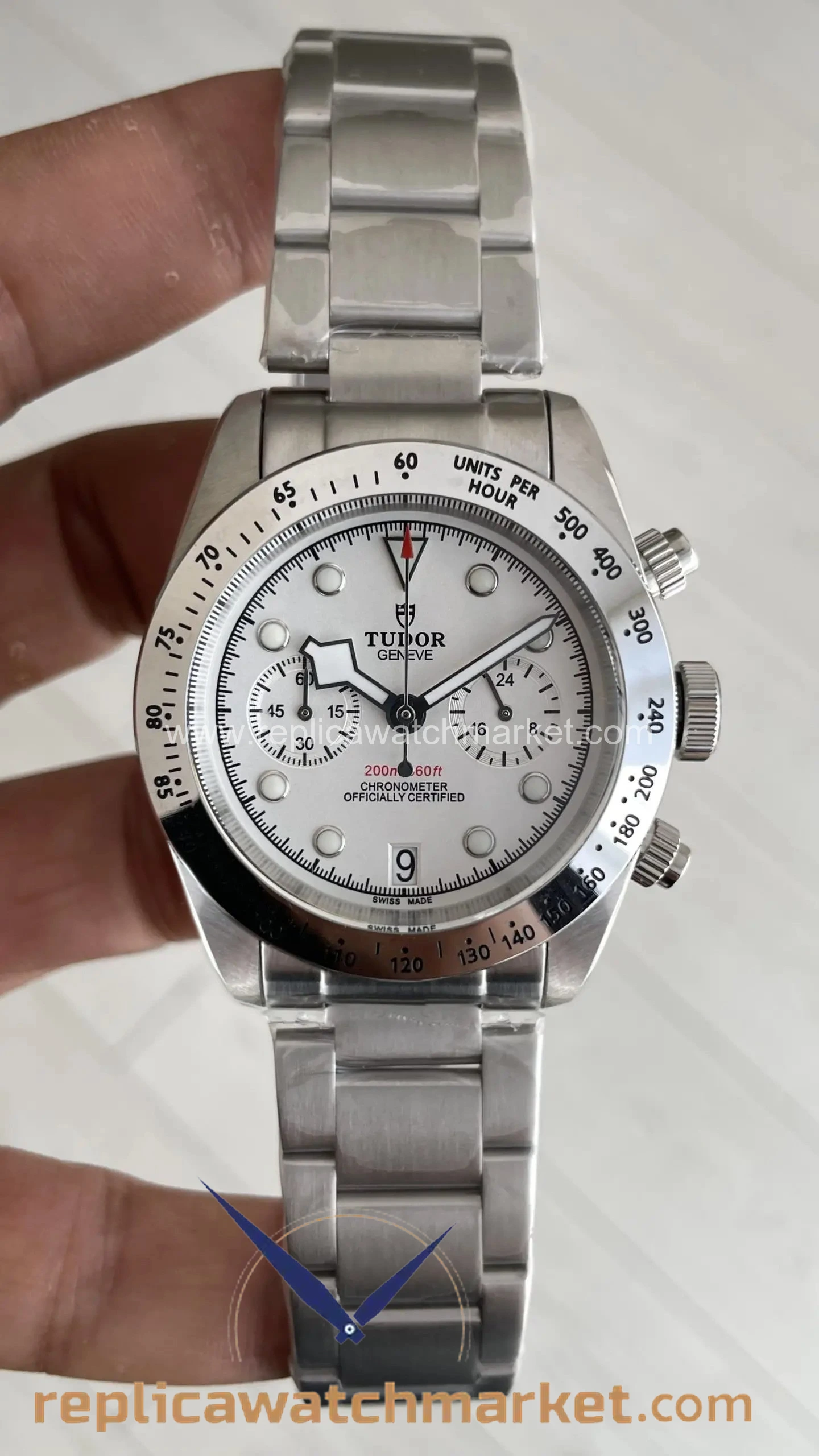 Replica Tudor Black Bay Steel Oyster White Dial Chronograph 41 mm — product view 1
