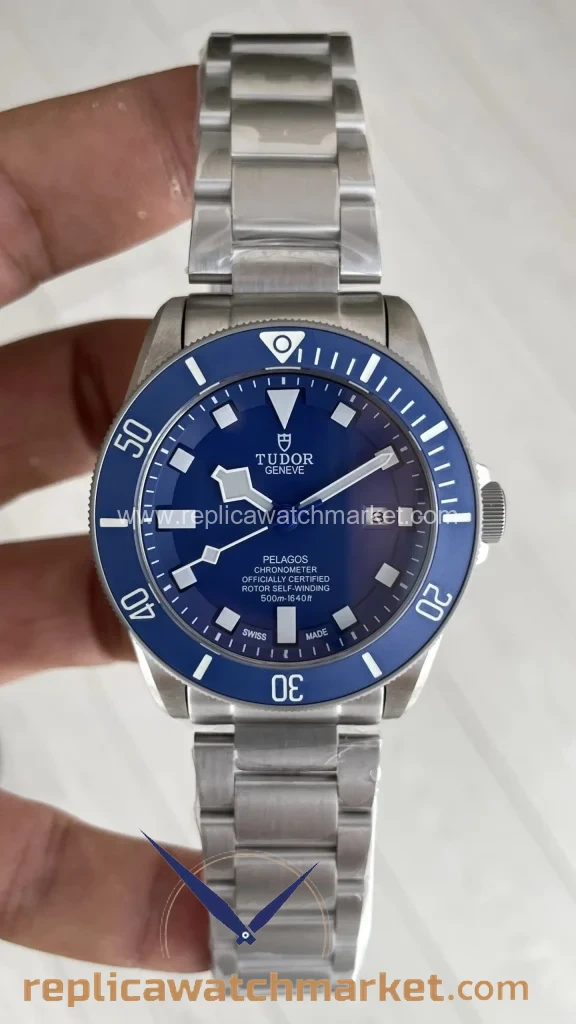Replica Tudor Pelagos Blue Dial M25600TB 41 mm — product view 1