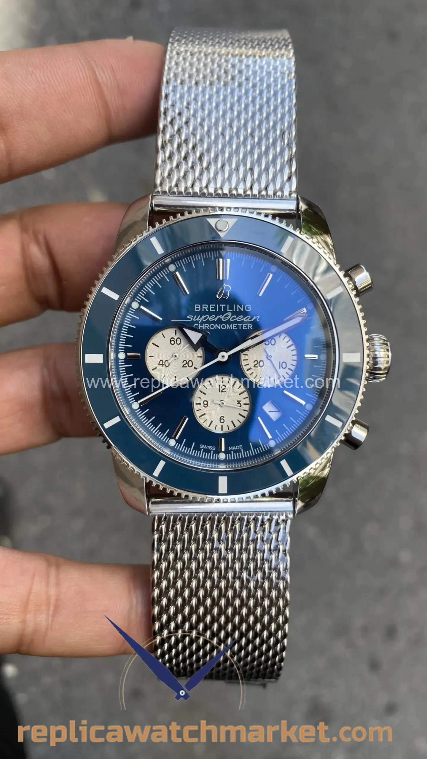 Replica Breitling Superocean Heritage B20 Chronograph Blue Dial 44 mm — product view 1