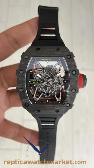 Replika Richard Mille Rafael Nadal RM 35-02 — siyah karbon kasa, siyah kauçuk kayış — ürün görünümü 1