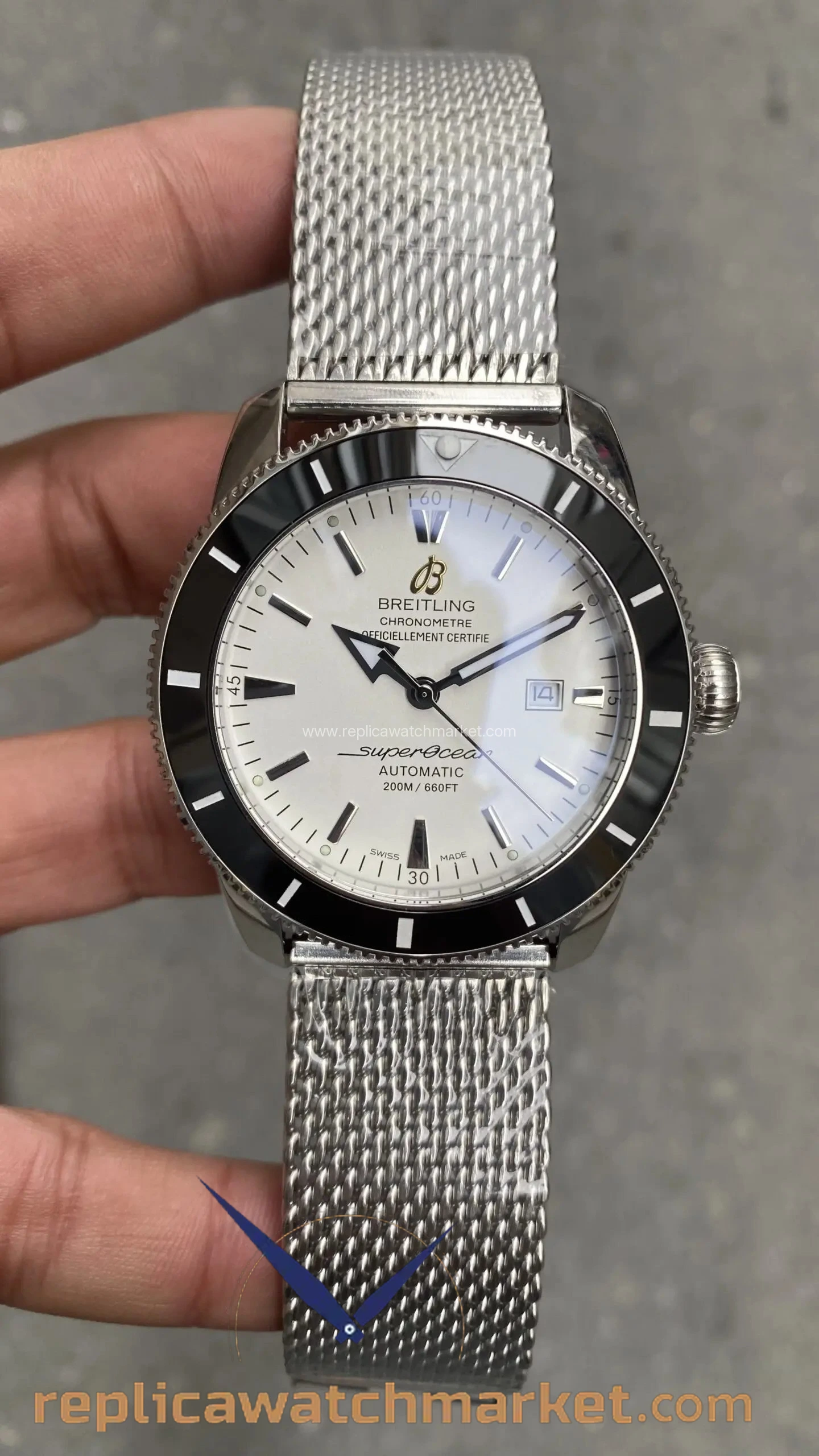 Replica Breitling Superocean Heritage B20 Automatic — White Dial 44 mm — product view 1