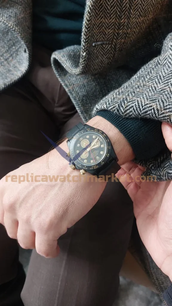 Real-world wristwatch usage in a professional production environment 2