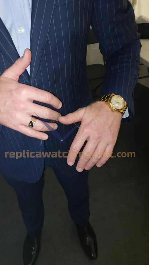 Real-world wristwatch usage in a professional production environment 6